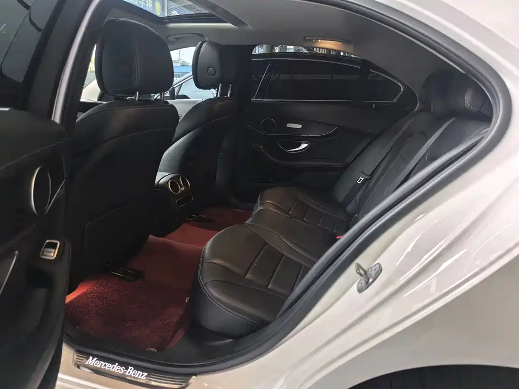 Mercedes-Benz C-Class — миниатюра 5