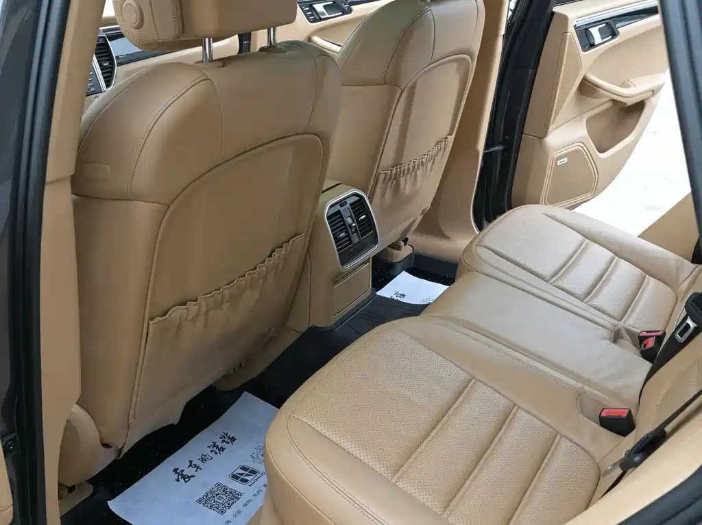 Porsche Macan — миниатюра 8