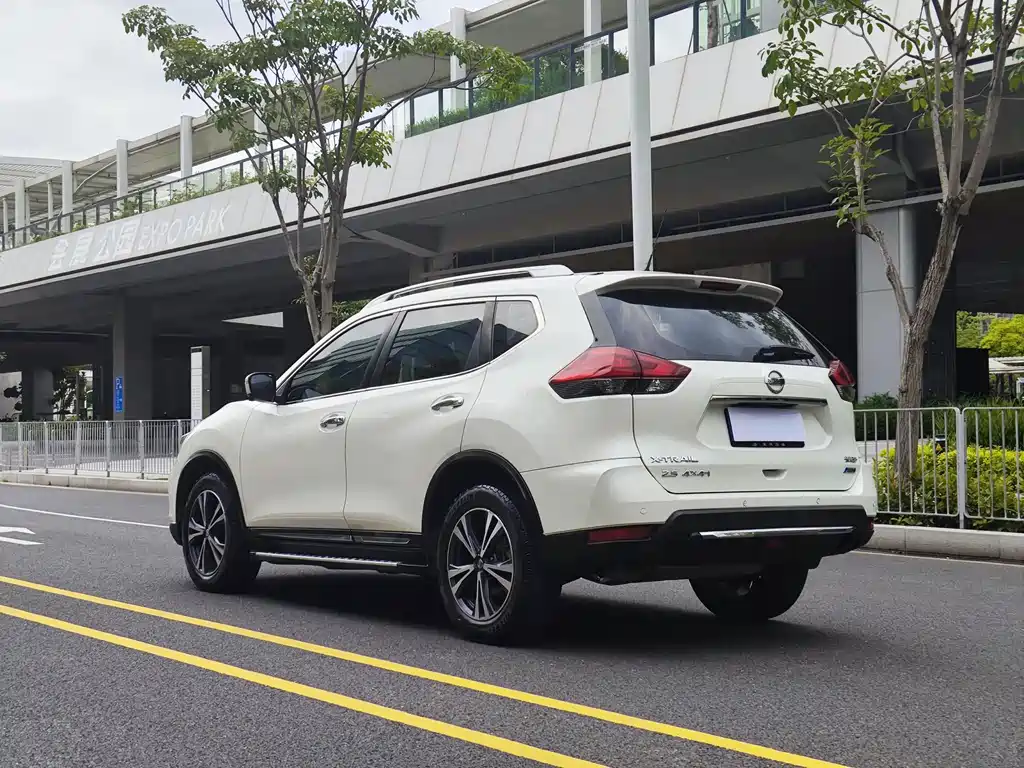 Nissan X-Trail 2.5L CVT Luxury Edition 4WD, фото 7
