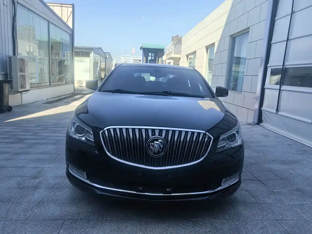 Buick LaCrosse — миниатюра 2