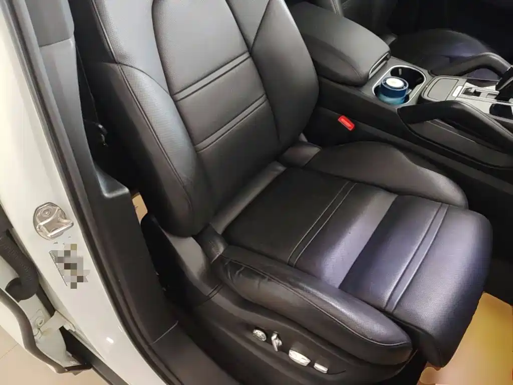 Porsche Cayenne — миниатюра 25