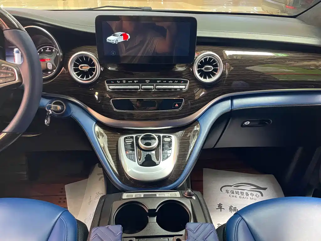 Mercedes-Benz V-Class — миниатюра 12