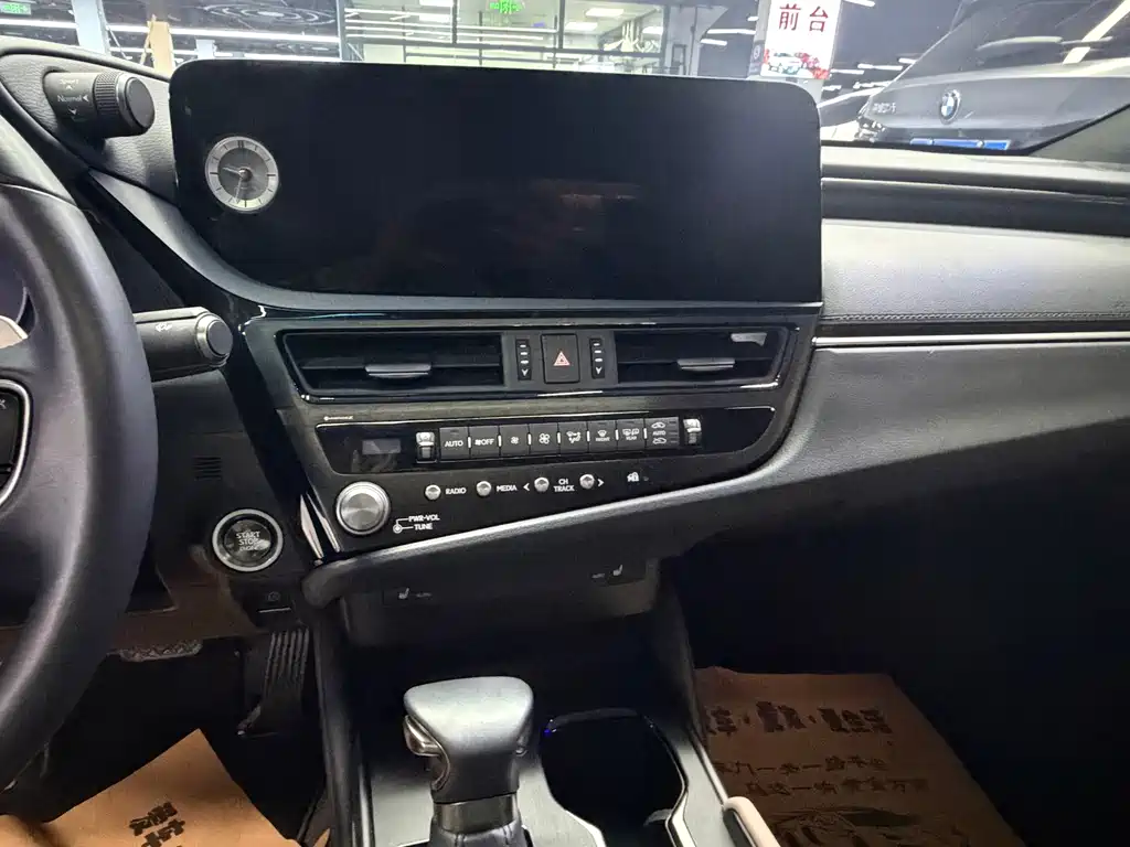 Lexus ES — миниатюра 5