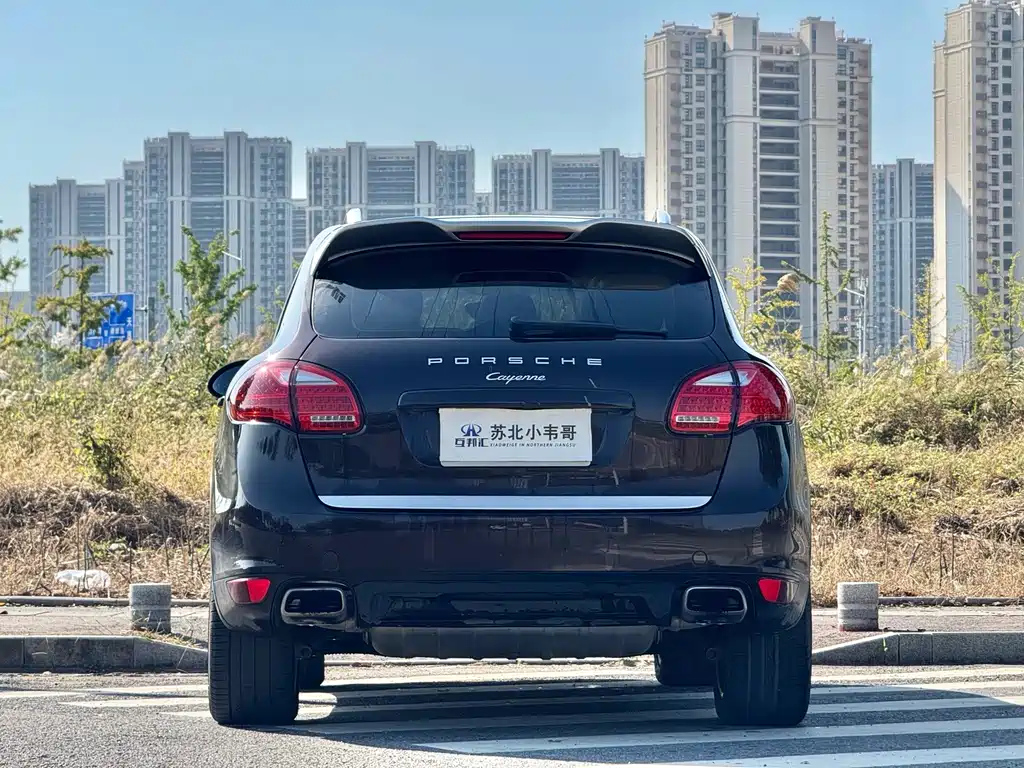Porsche Cayenne — миниатюра 5