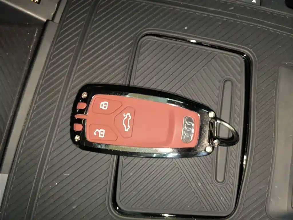 Audi Q5L 2025 40 TFSI Luxury