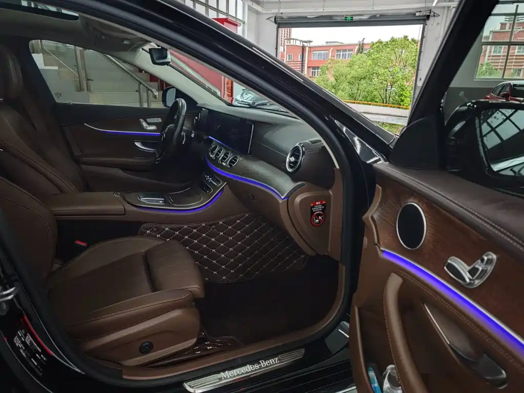 Mercedes-Benz E-Class — миниатюра 23
