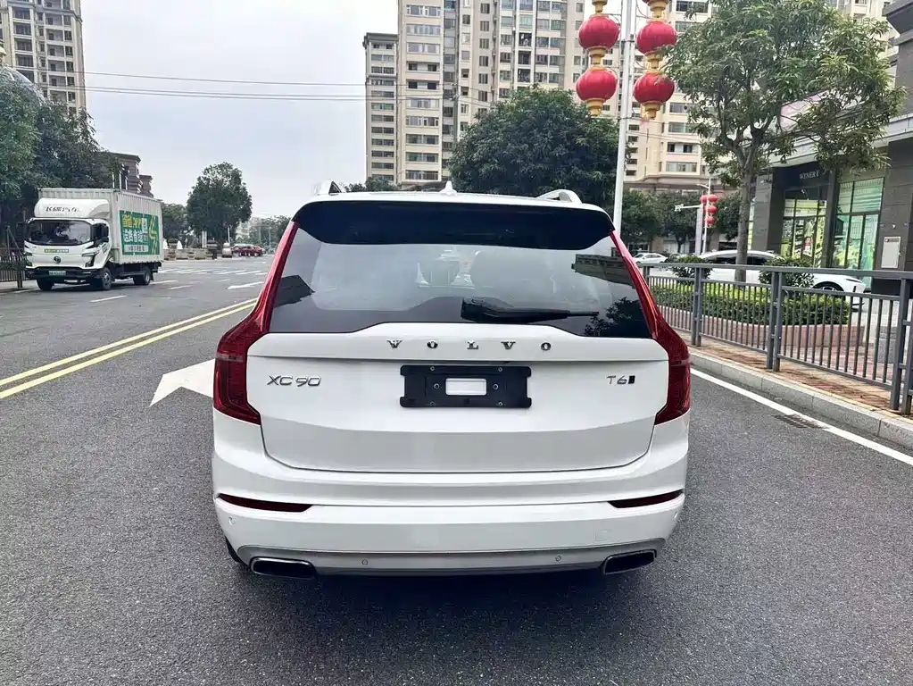 Volvo XC90 — миниатюра 6