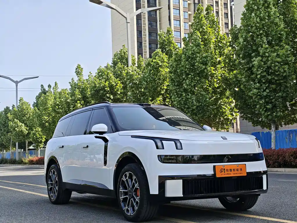 Lynk & Co 900 2025 2.0T Ultra 6 мест