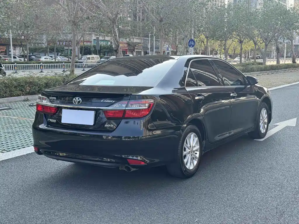 TOYOTA CAMRY
