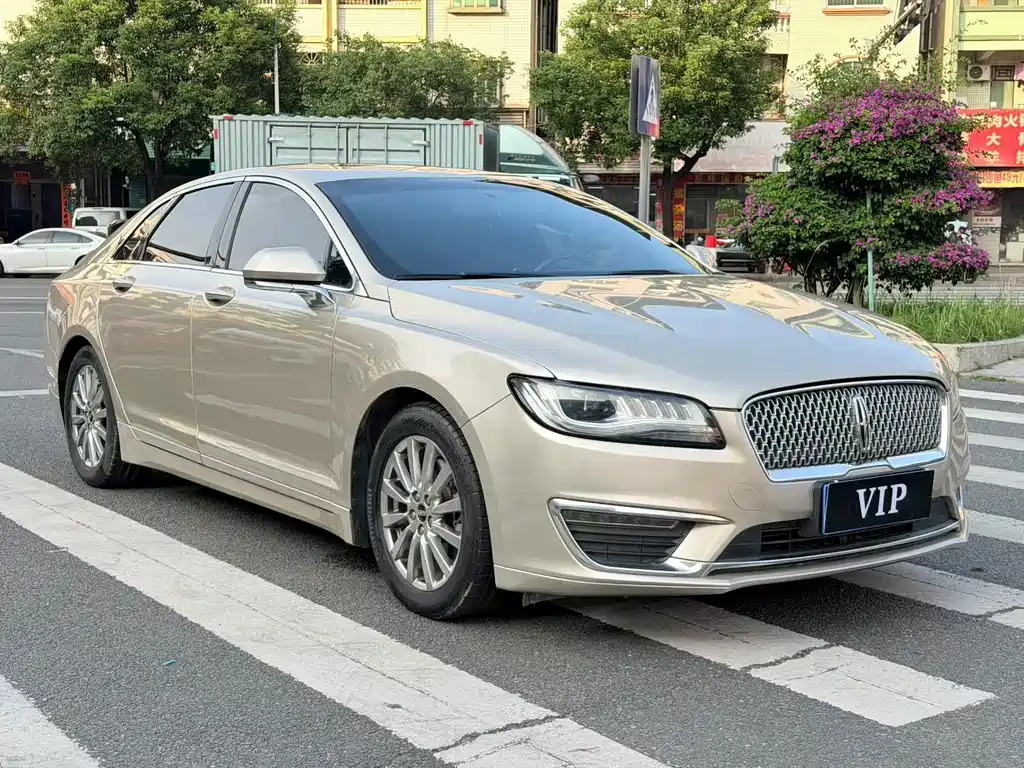 Lincoln MKZ — миниатюра 3