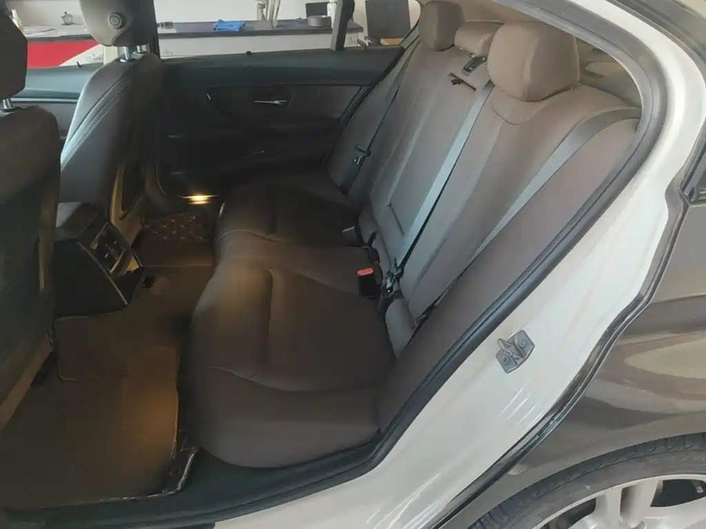 BMW 3 Series — миниатюра 17