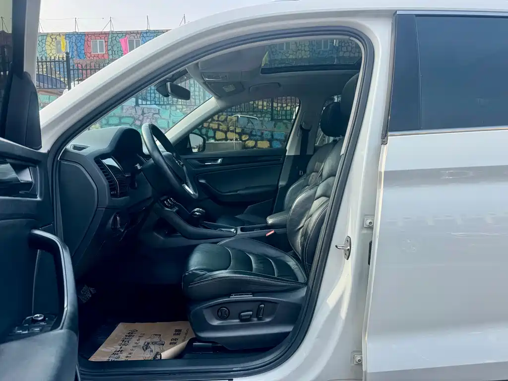 Skoda Kodiaq TSI330 7 seats 2WD Luxury Edition, фото 4