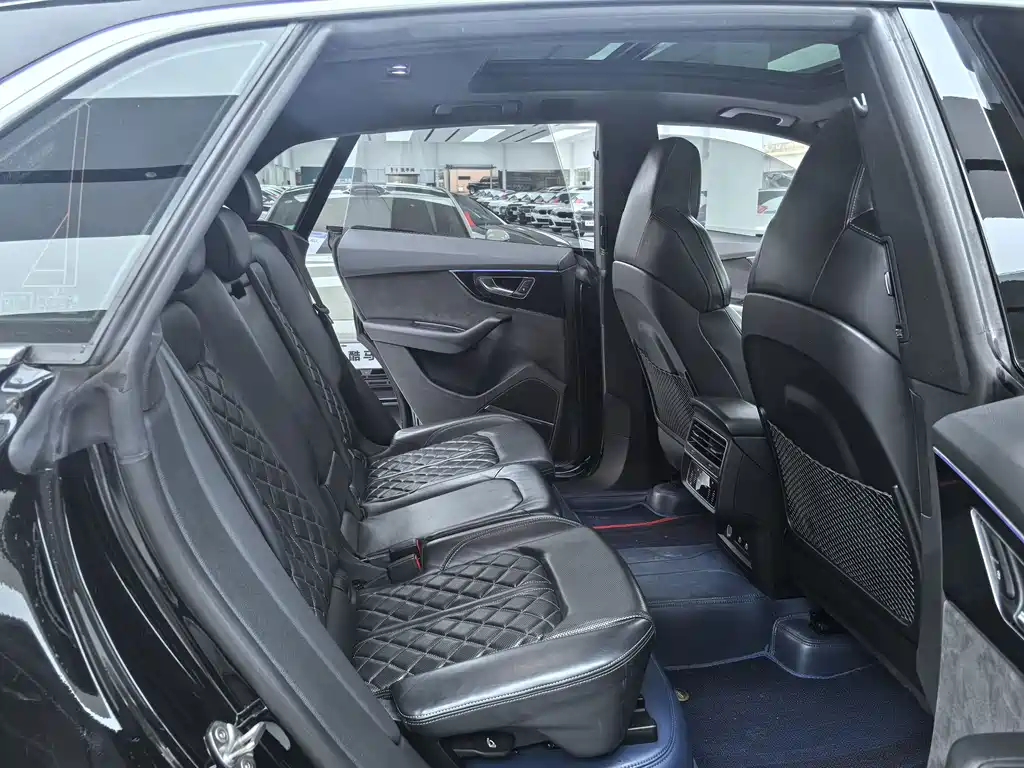 Audi Q8 — миниатюра 11