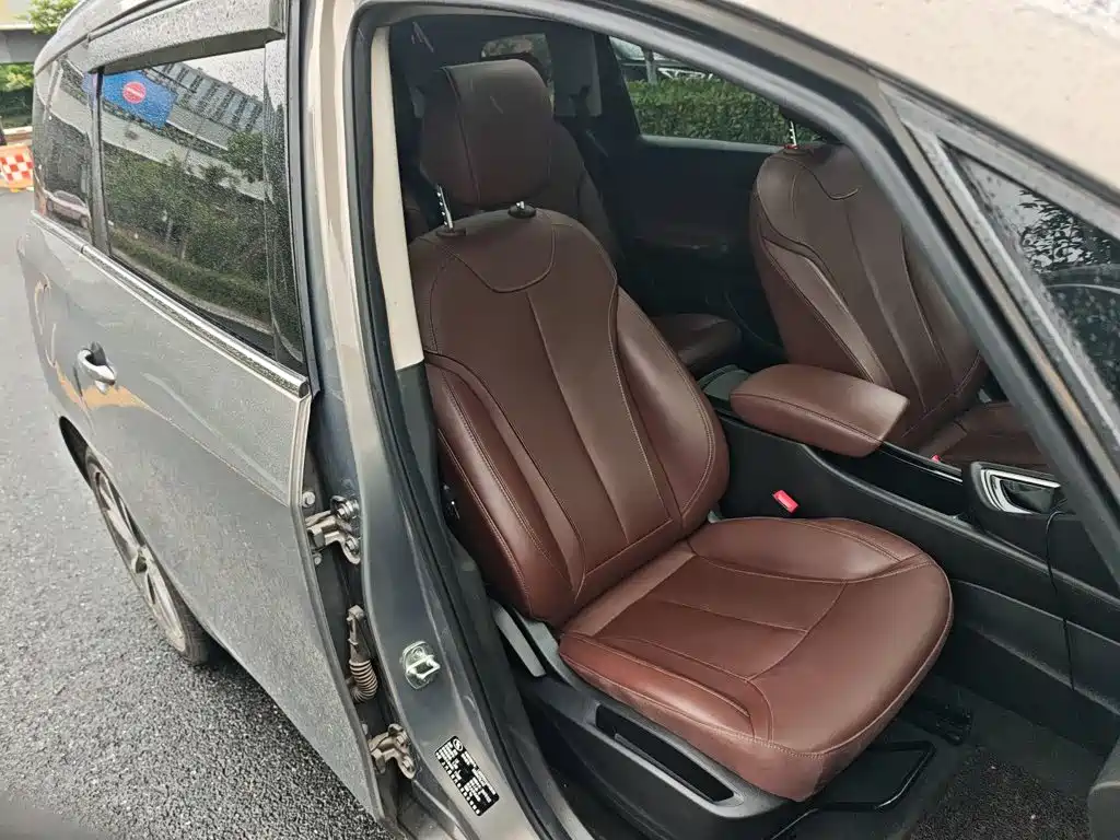 Buick GL6 — миниатюра 4
