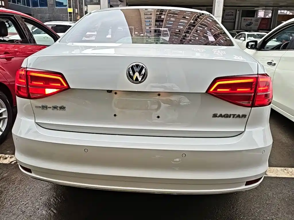 Volkswagen Sagitar — миниатюра 6