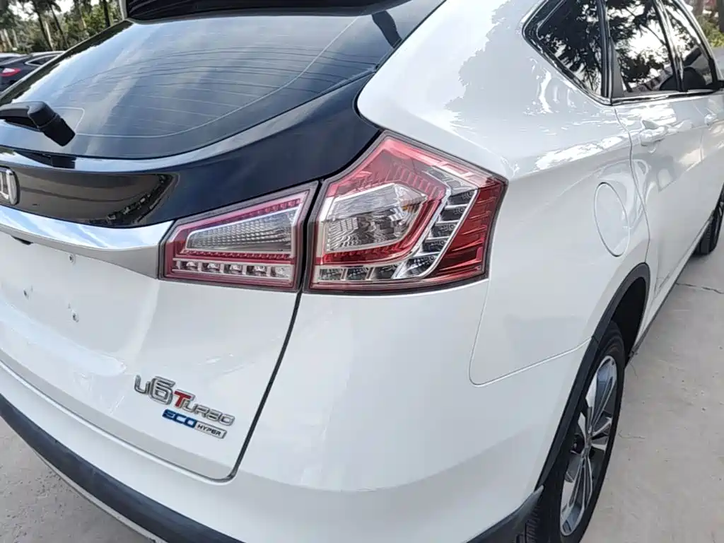Luxgen U6 — миниатюра 8