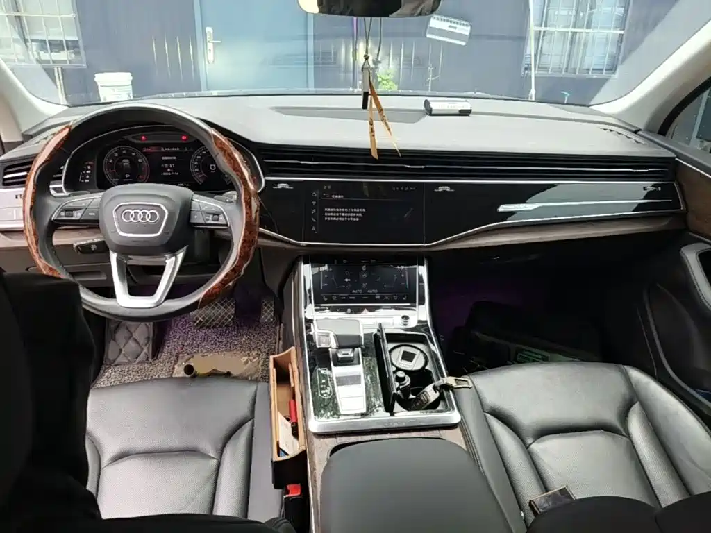 Audi Q7 2023 45 TFSI quattro S line Sport