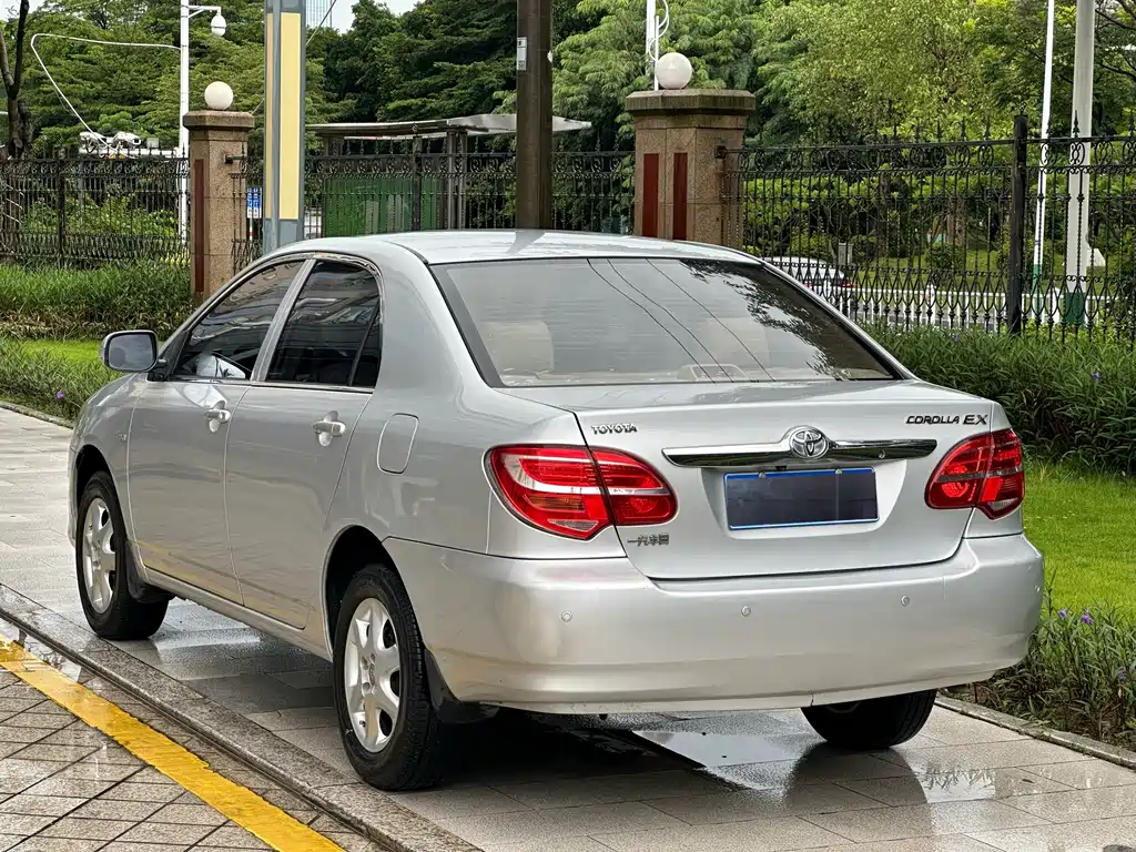 Toyota Corolla — миниатюра 10