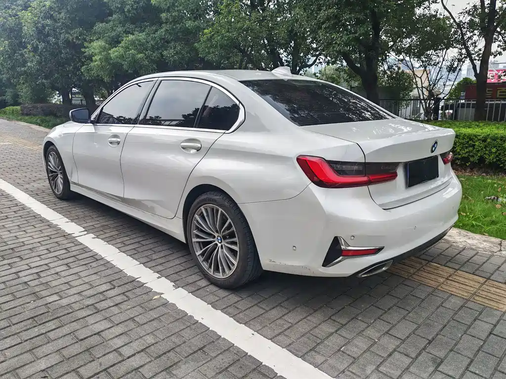 BMW 3 Series — миниатюра 7