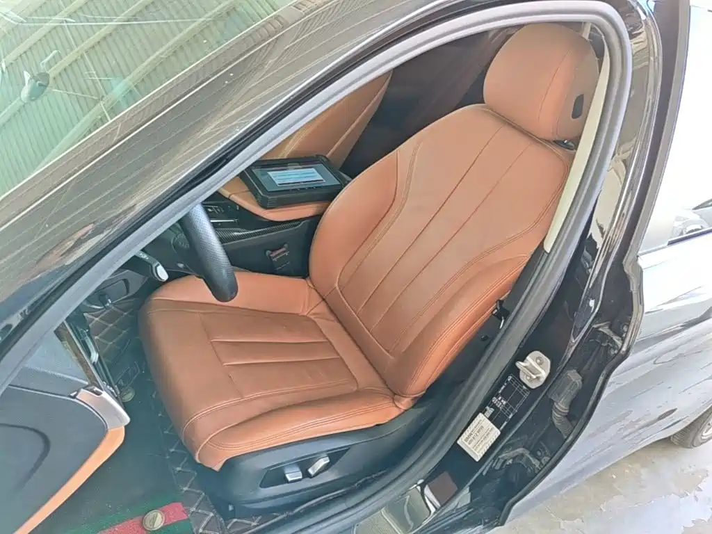 BMW 5 Series — миниатюра 15