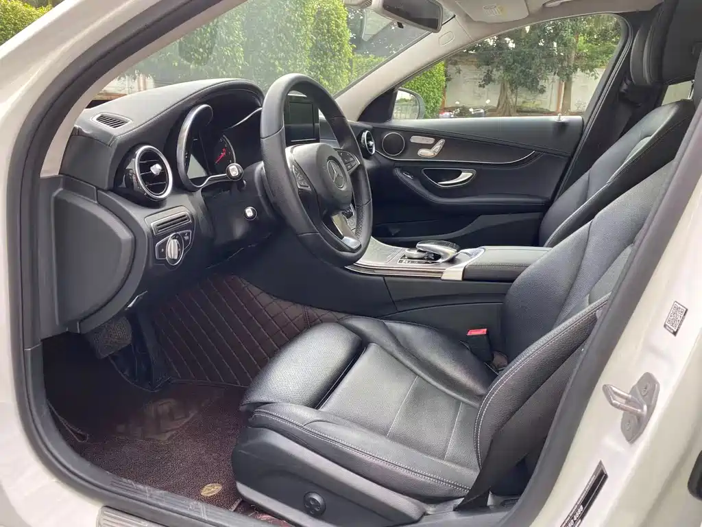 Mercedes-Benz C-Class — миниатюра 4