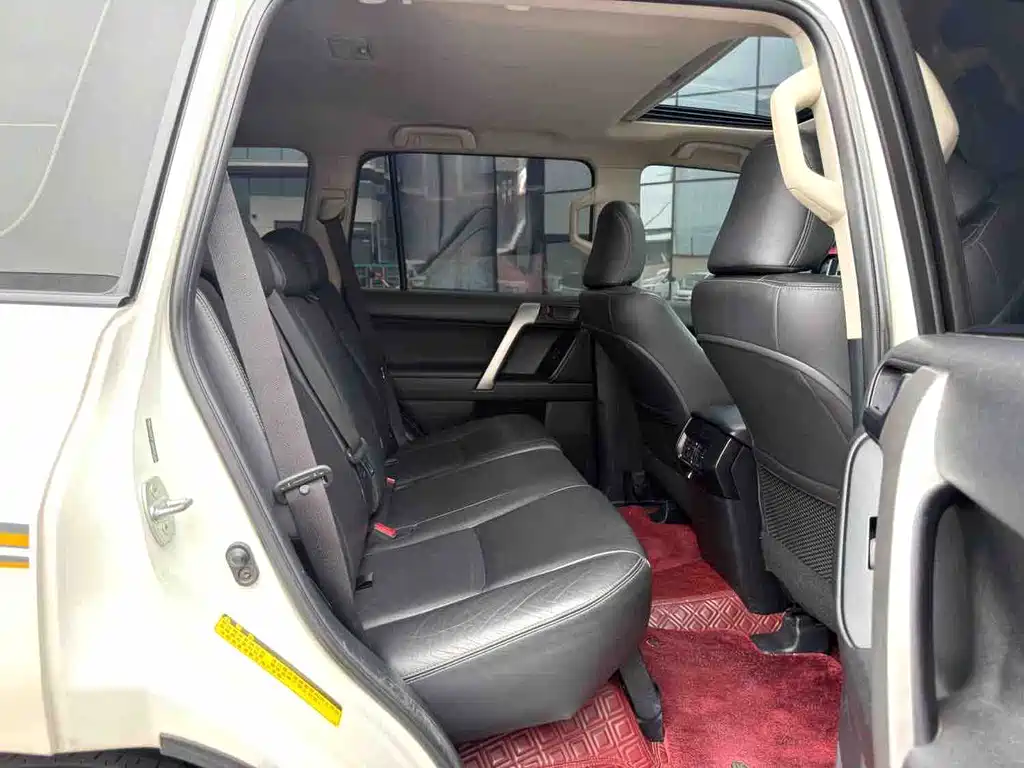 Toyota Land Cruiser Prado 2014 2.7L AT Standard