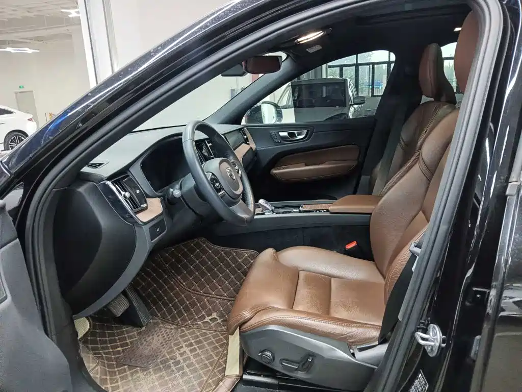 Volvo XC60 — миниатюра 8