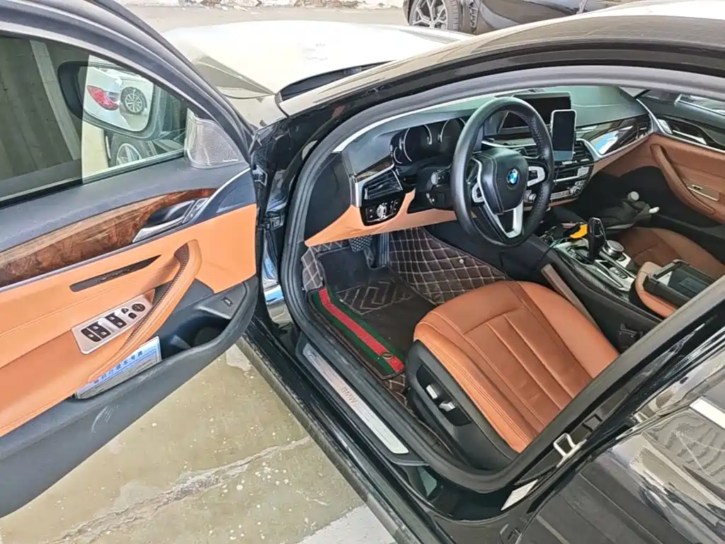 BMW 5 Series — миниатюра 16