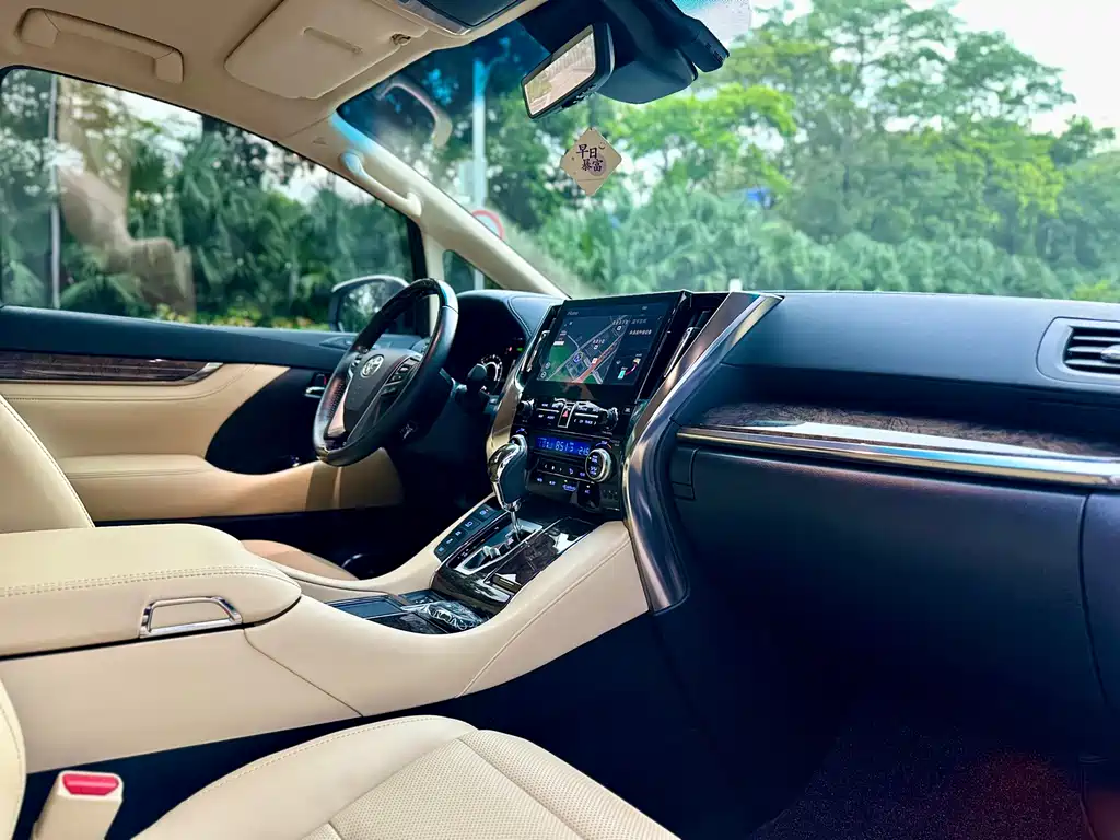 Toyota Alphard Hybrid 2.5L Premium Edition, фото 8
