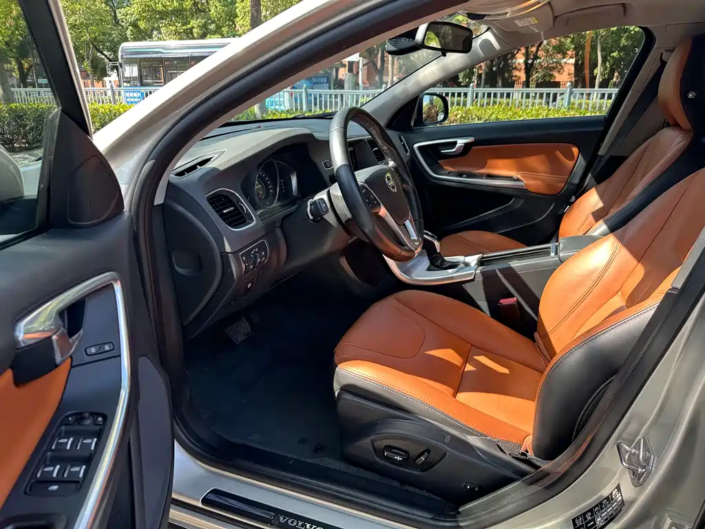 Volvo S60 — миниатюра 8