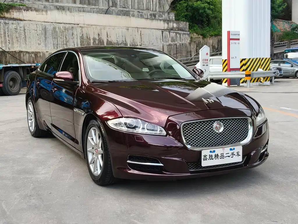Jaguar XJ — миниатюра 3