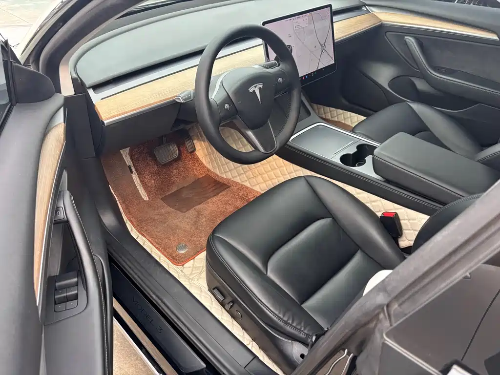 Tesla Model 3 — миниатюра 11