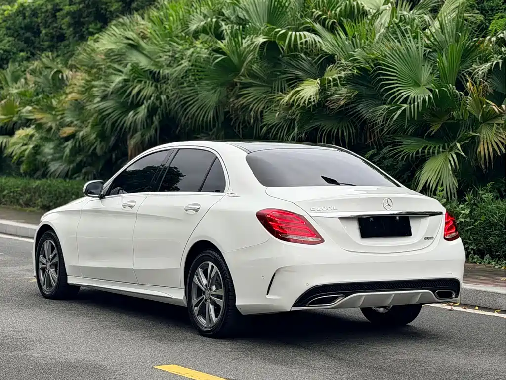 Mercedes-Benz C-Class — миниатюра 12