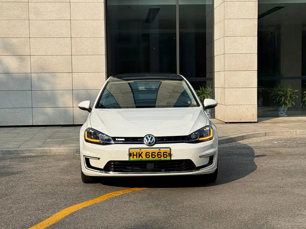 Volkswagen Golf EV — миниатюра 2