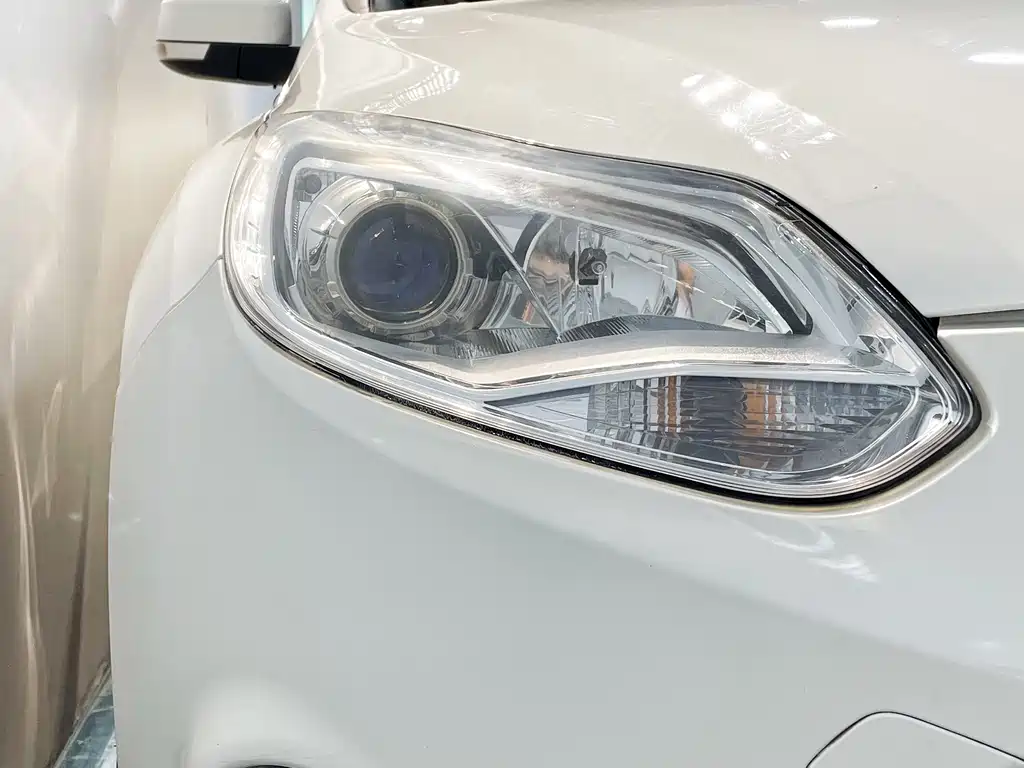 Ford Focus — миниатюра 7