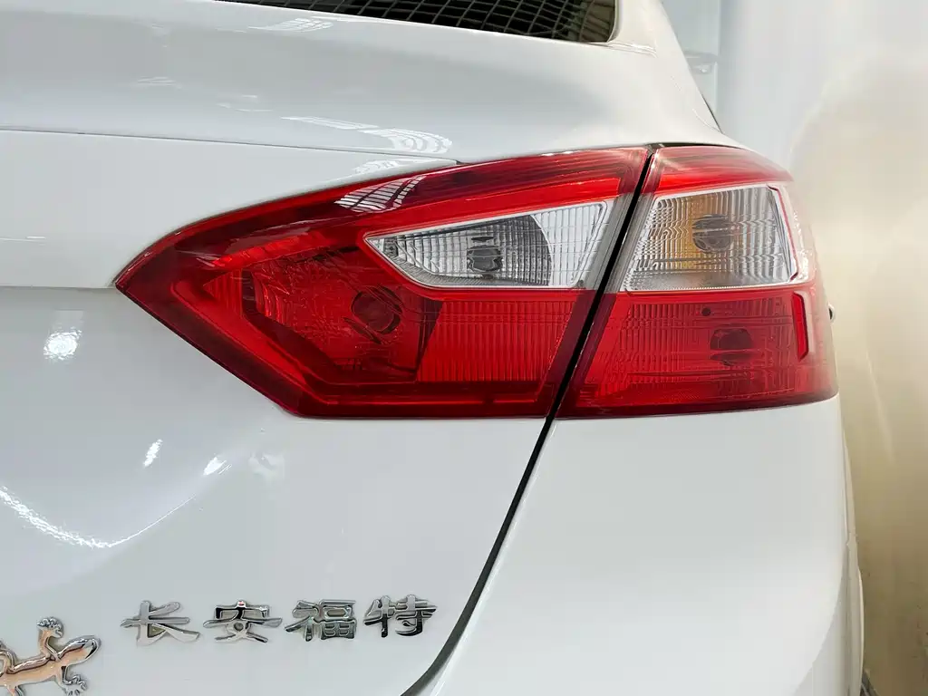 Ford Focus — миниатюра 8