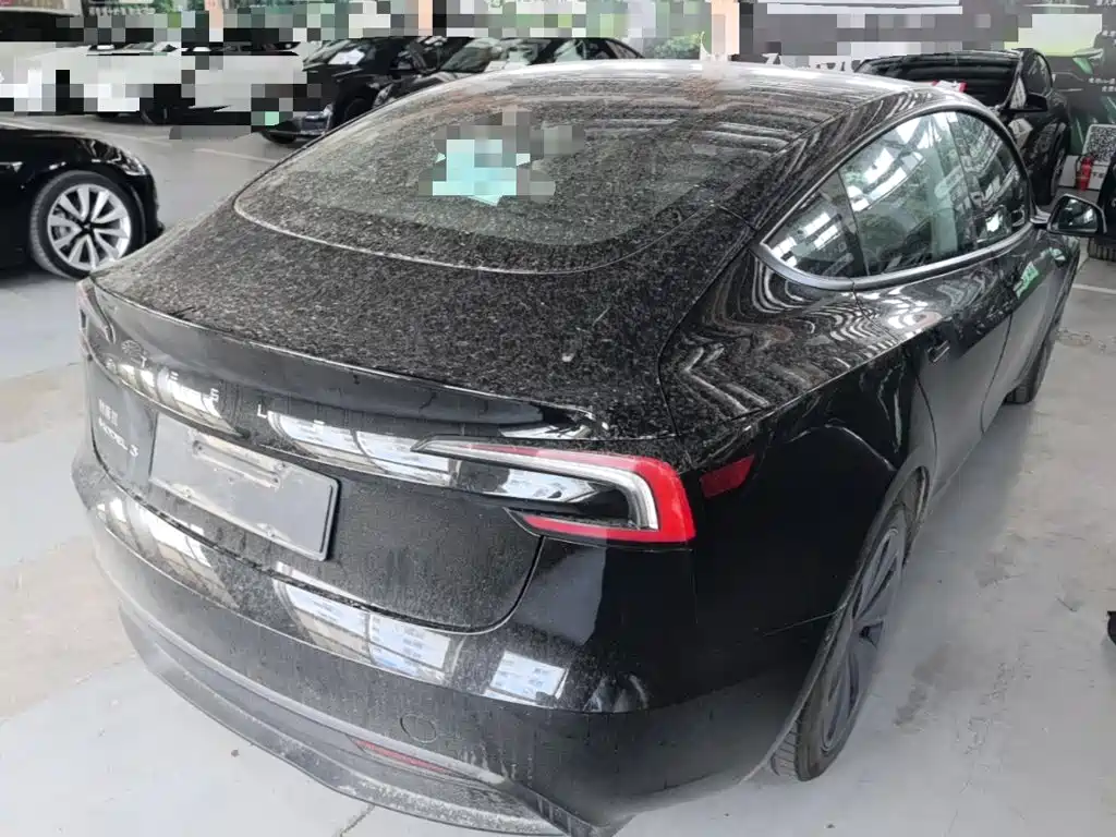Tesla Model 3 — миниатюра 7