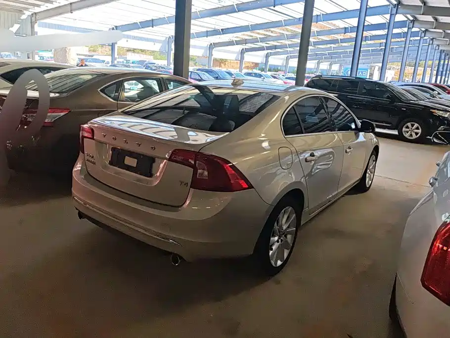 Volvo S60 — миниатюра 3