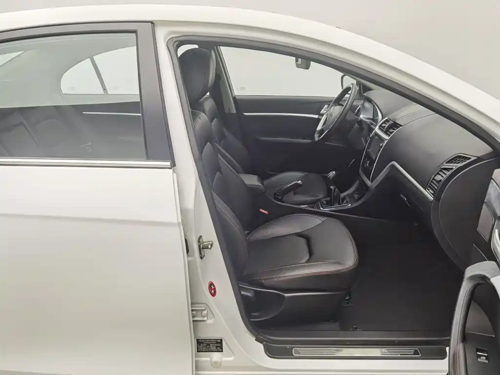 Geely Emgrand — миниатюра 23