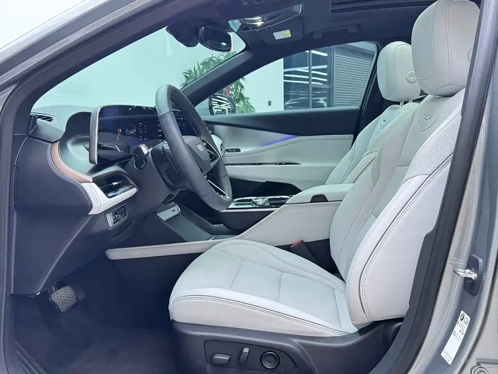 Cadillac GT4 — миниатюра 5