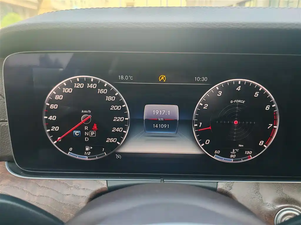 Mercedes-Benz E-Class — миниатюра 9
