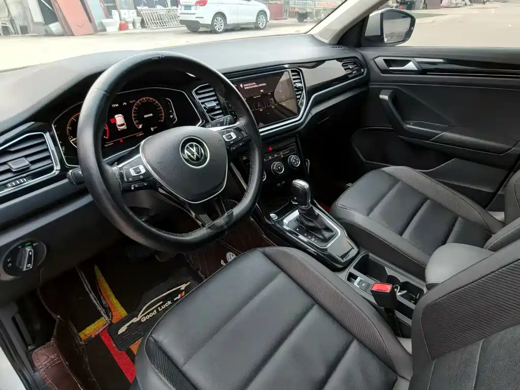 VOLKSWAGEN T ROC EXPLORING SONGS