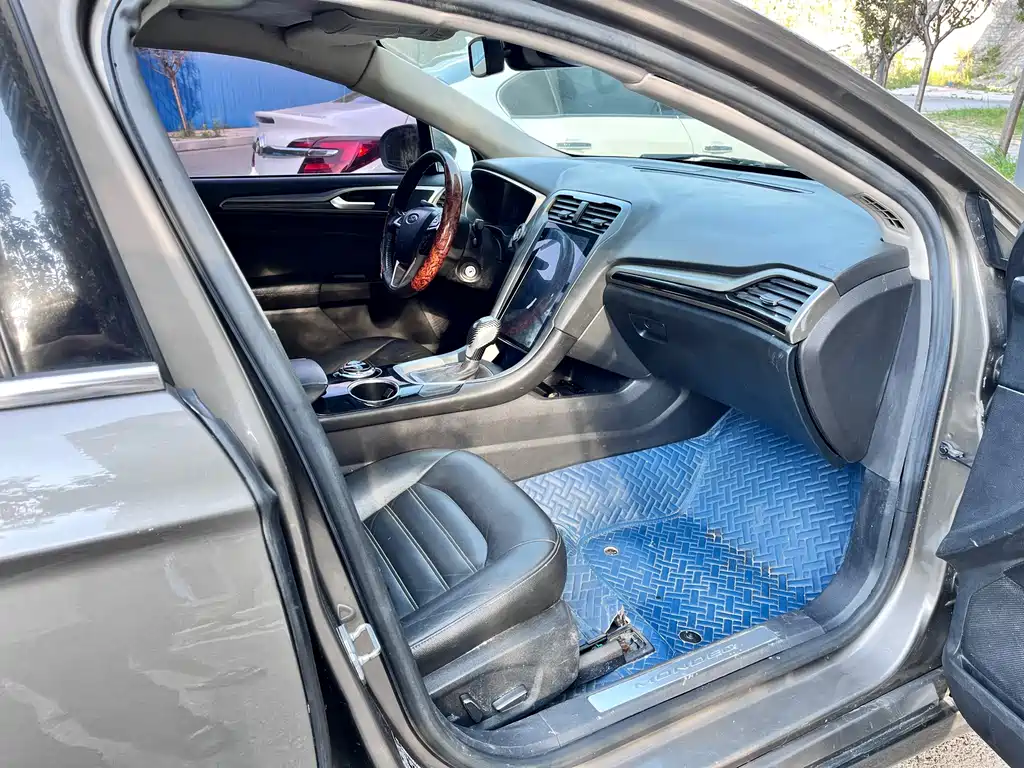 Ford Mondeo — миниатюра 7