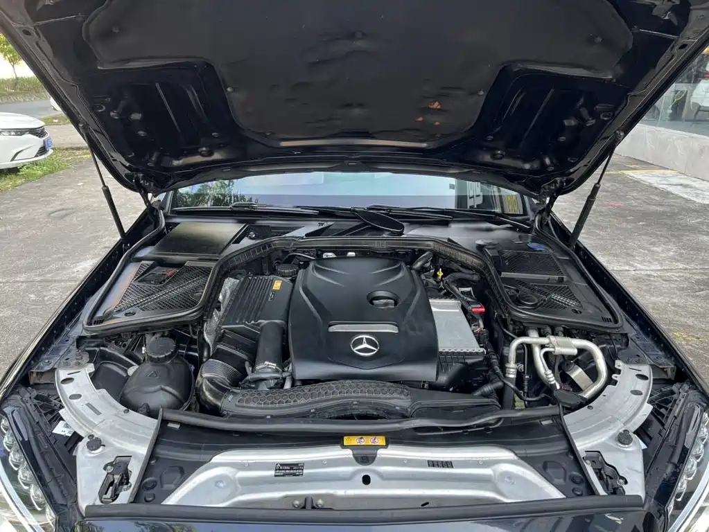 Mercedes-Benz C-Class — миниатюра 8