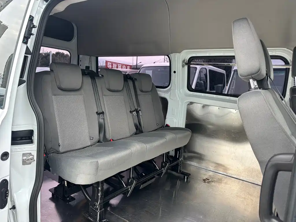 Ford Transit — миниатюра 7
