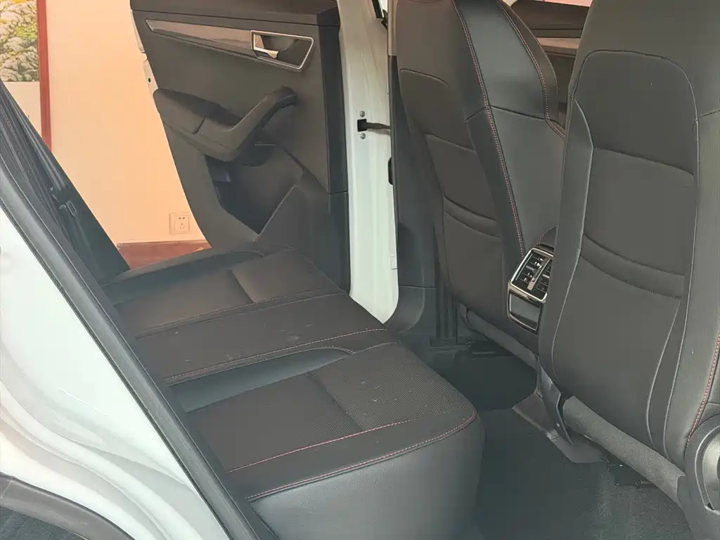 Skoda Karoq — миниатюра 12
