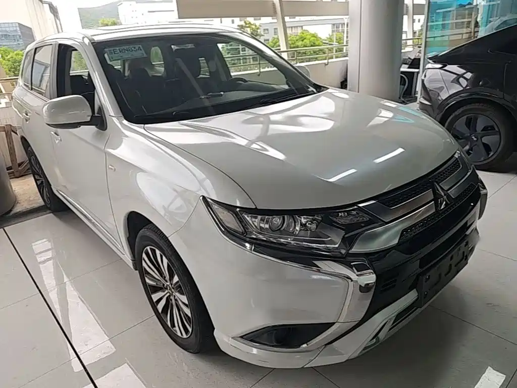 Mitsubishi Outlander — миниатюра 4