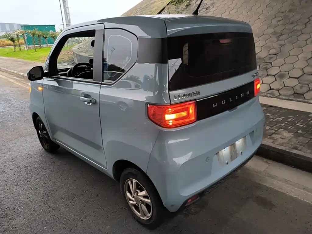 Wuling MINIEV — миниатюра 5
