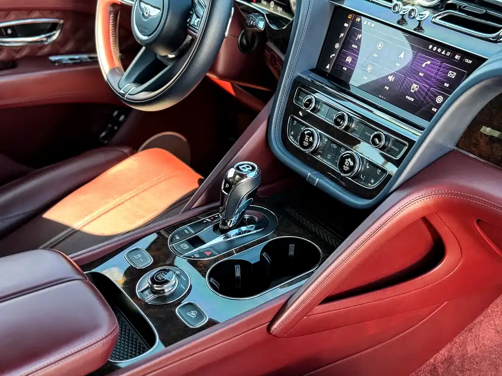 Bentley Bentayga — миниатюра 7