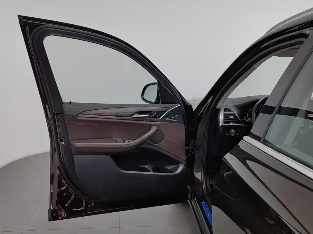 BMW X3 — миниатюра 8